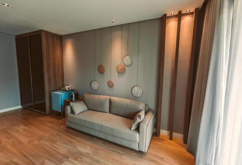 סוויטת פרמיום עם נוף לבריכה, Carmel Cumbuco Resort