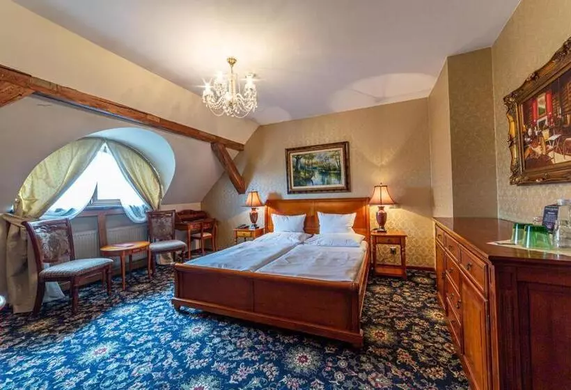 デラックスルーム, Chateau Zbiroh