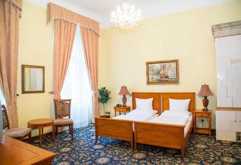 Номер Deluxe, Chateau Zbiroh