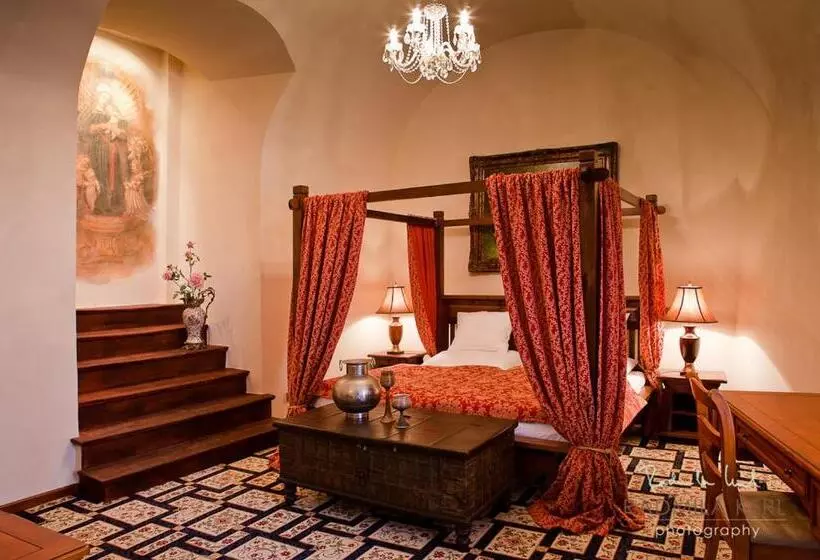 スイート, Chateau Zbiroh