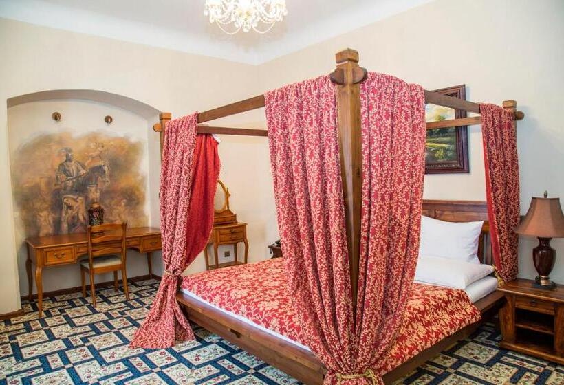 جناح, Chateau Zbiroh