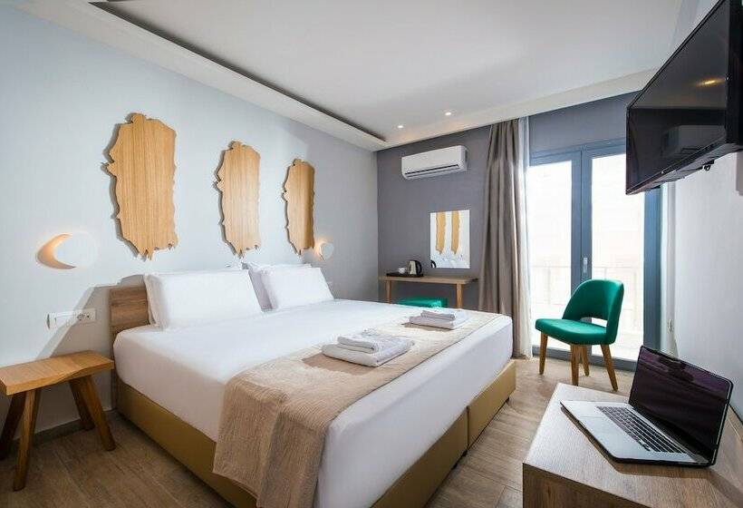 غرفة قياسية مطلّة علي حمام السباحة, City Green