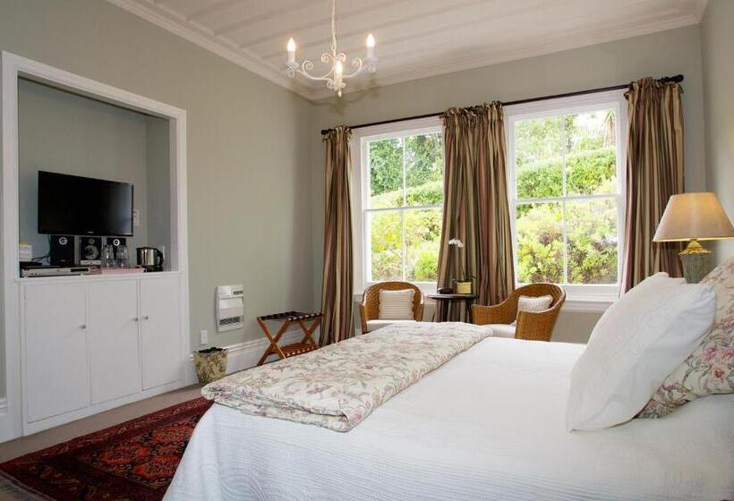 Номер Стандарт, Cobden Garden