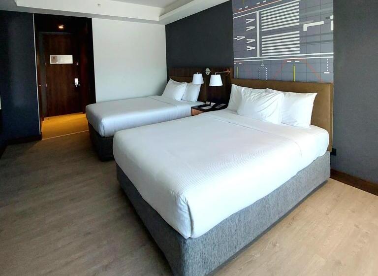Habitación Estándar 2 Camas Matrimonio, Courtyard By Marriott Santiago Airport