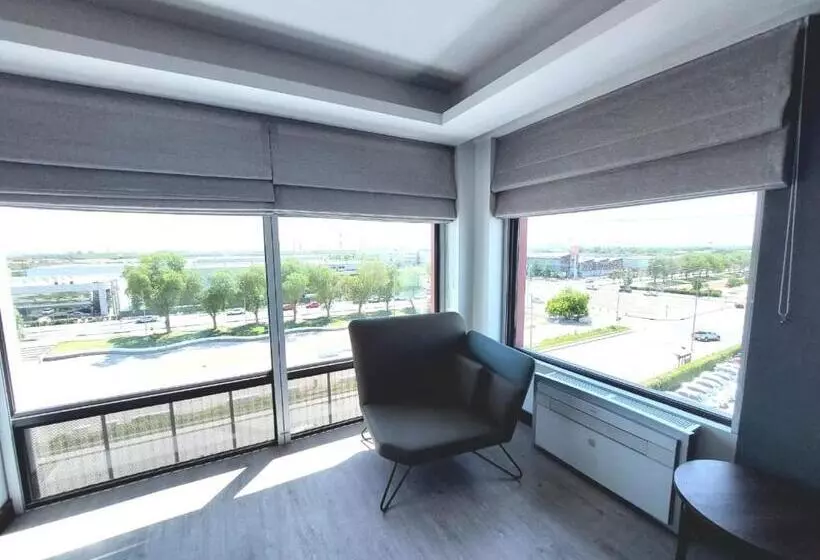 キングサイズベッドのスタンダードルーム, Courtyard By Marriott Santiago Airport