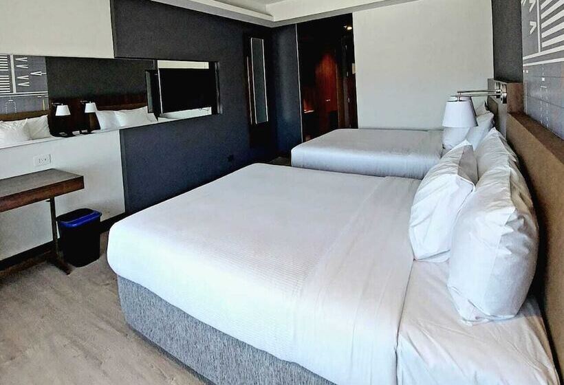 Habitación Estándar 2 Camas Matrimonio, Courtyard By Marriott Santiago Airport