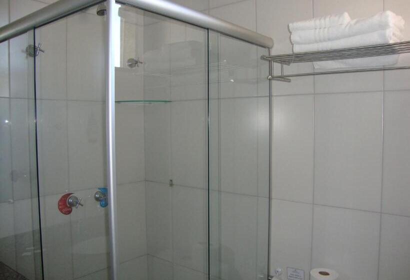 غرفة ديلوكس, Golden Jk