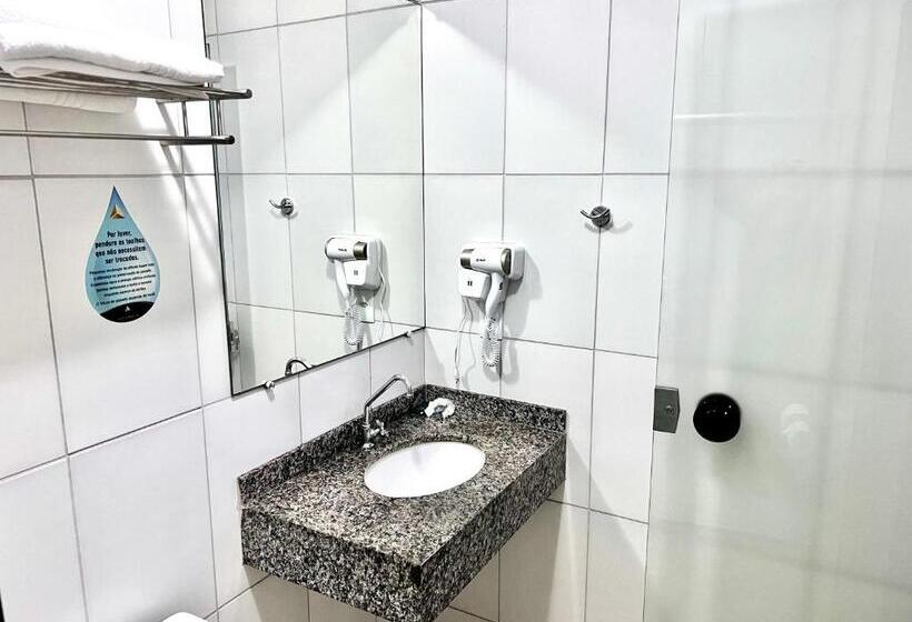 غرفة ديلوكس ثلاثية, Golden Jk