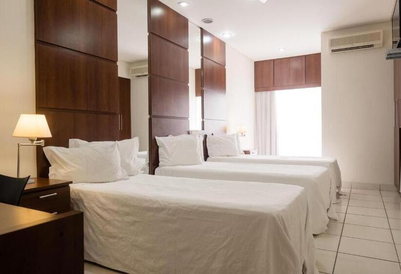 标准三人间, Ibituruna Center