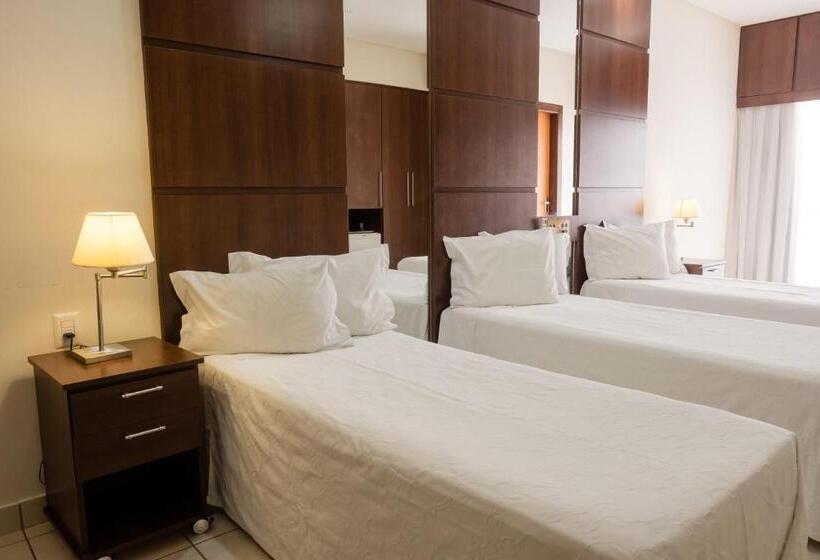 标准三人间, Ibituruna Center