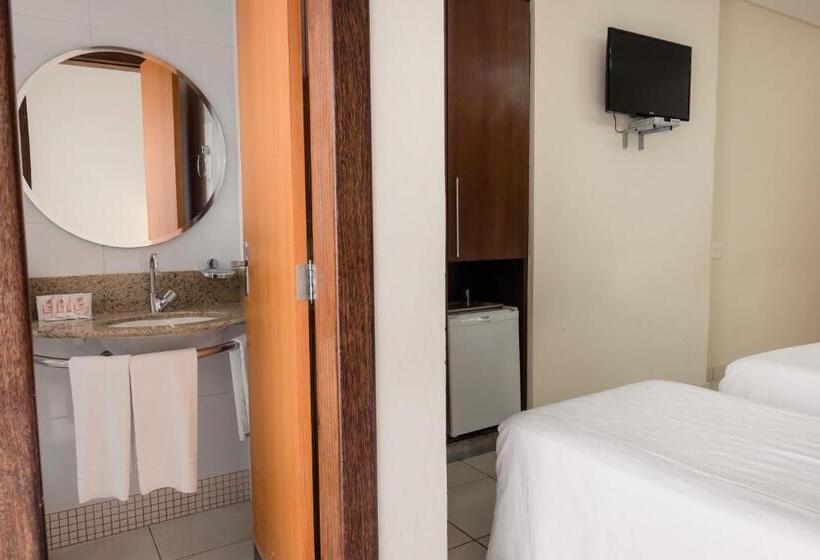 标准三人间, Ibituruna Center