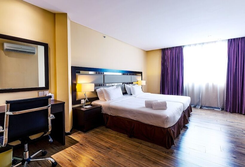 סוויטת 4 חדרים, Ixora