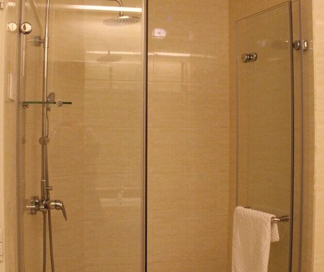 סוויטת 4 חדרים, Ixora