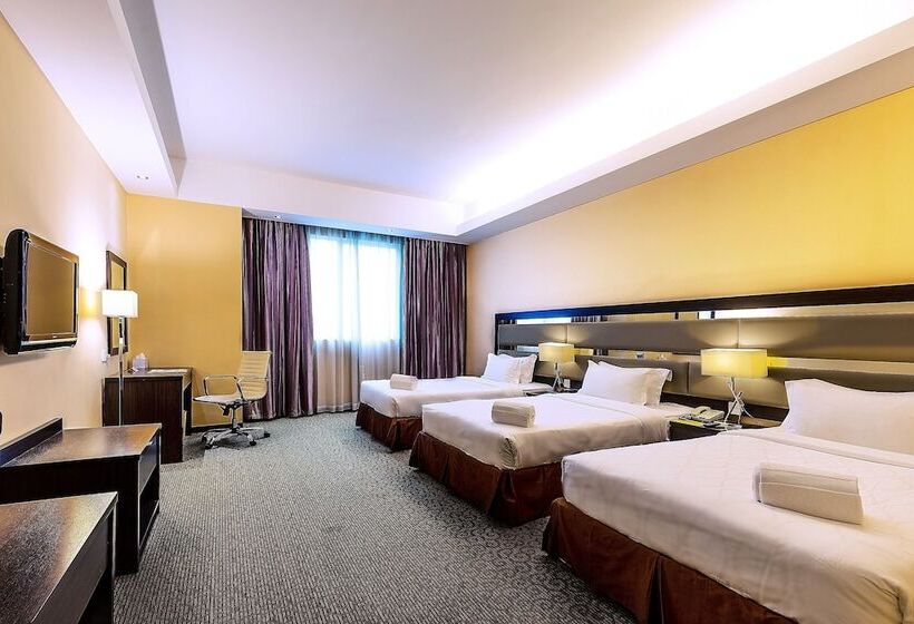 חדר סופריור לשלושה, Ixora