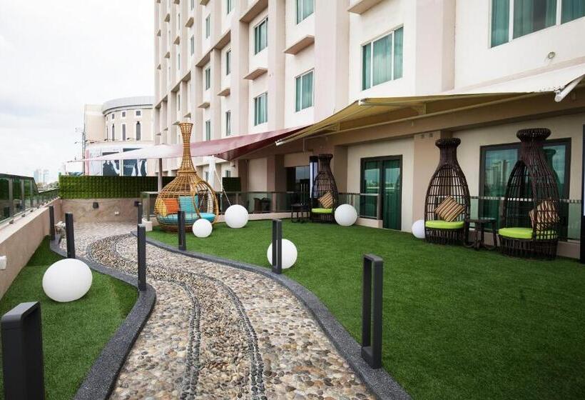 חדר סטנדרט לשלושה, Ixora