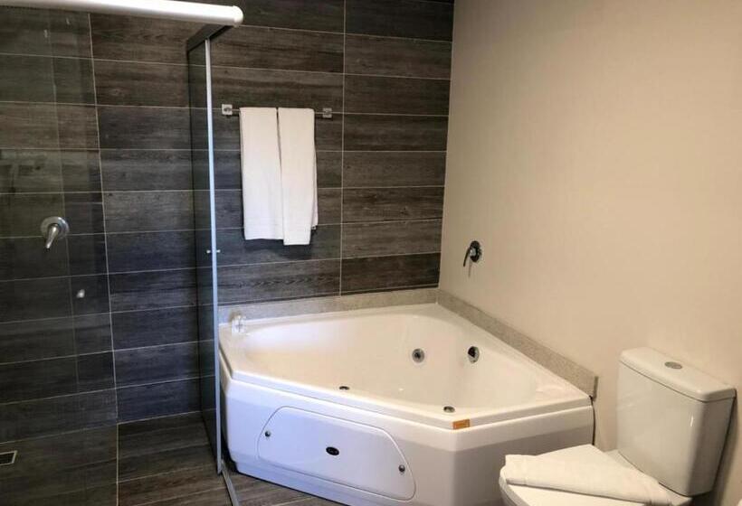 جناح, Letto Hotel Flores Da Cunha