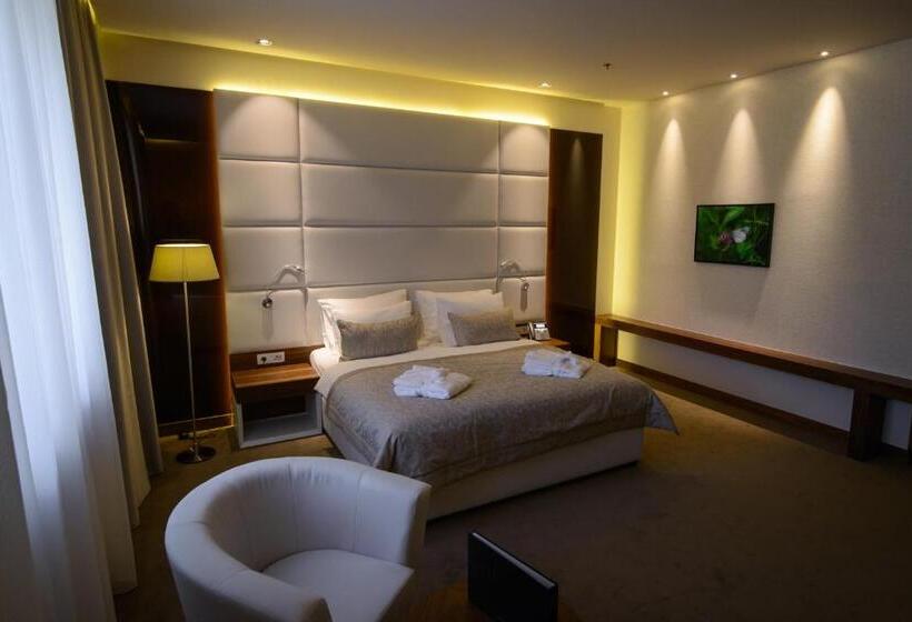 اتاق سوپریور, Mepas