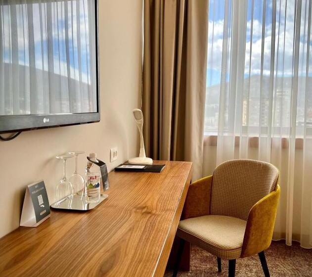 سوییت خانوادگی, Mepas