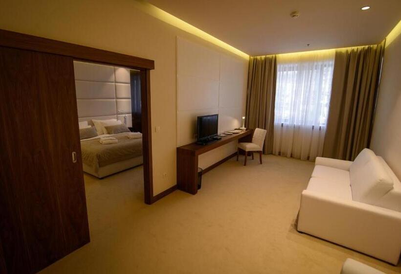 سوییت خانوادگی, Mepas