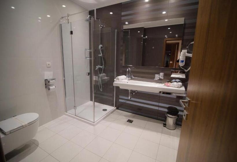 سوییت خانوادگی, Mepas