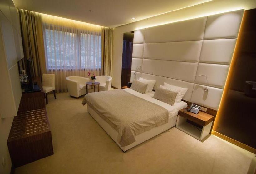 سوییت خانوادگی, Mepas