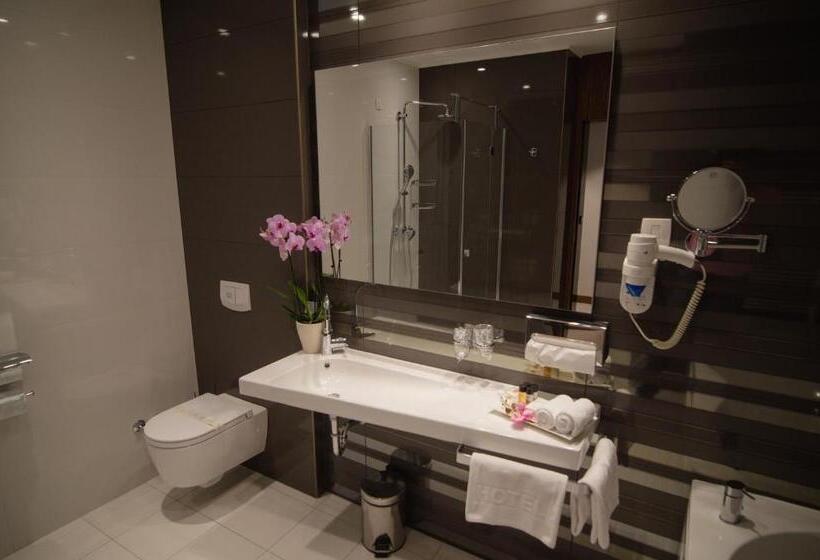 اتاق سوپریور, Mepas