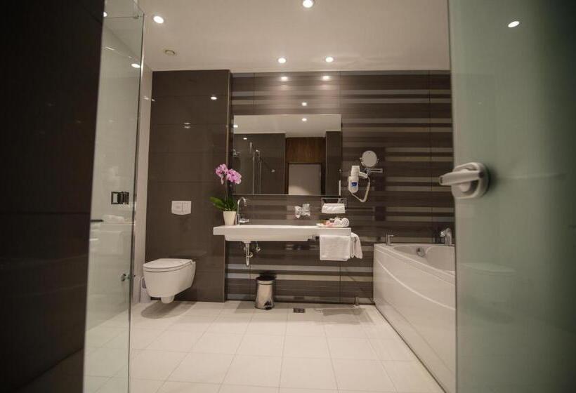 اتاق سوپریور, Mepas