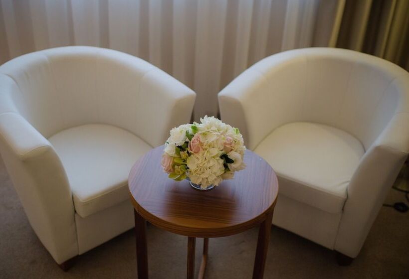 اتاق سوپریور, Mepas