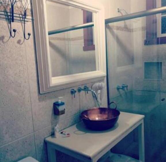 스탠다드 룸 더블 침대, Pousada Araujo Bazilio