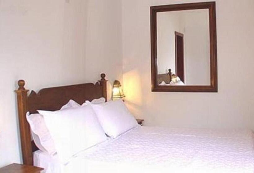 스탠다드 룸 더블 침대, Pousada Araujo Bazilio