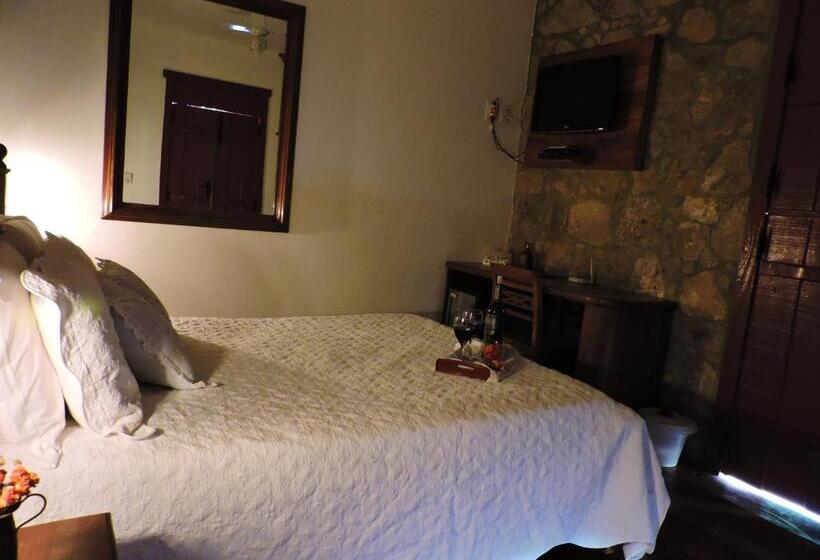 스탠다드 룸 더블 침대, Pousada Araujo Bazilio