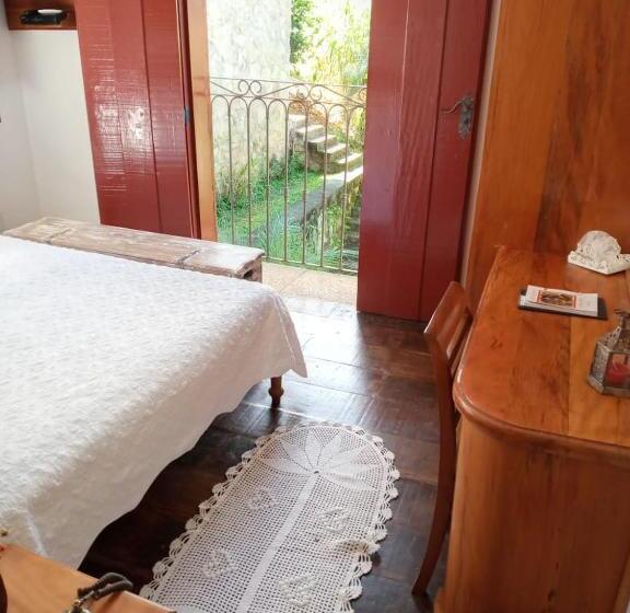 스탠다드 룸 더블 침대, Pousada Araujo Bazilio