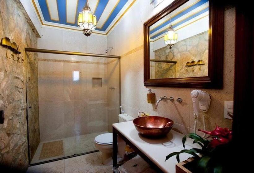 스탠다드 룸 더블 침대, Pousada Araujo Bazilio