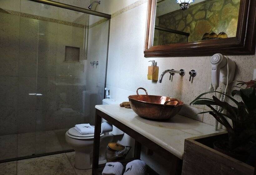 스탠다드 룸, Pousada Araujo Bazilio