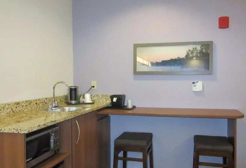 スイート, Quality Inn & Suites Caldwell I 77