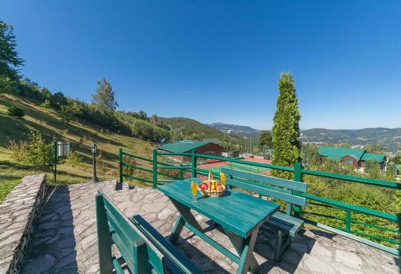 بانگلوی استاندارد, & Resort Gacka