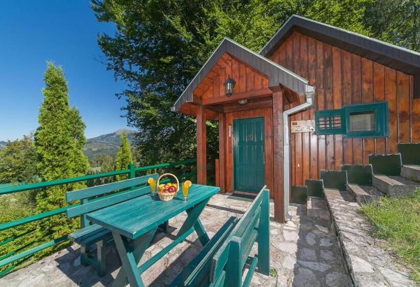 بانگلوی استاندارد, & Resort Gacka