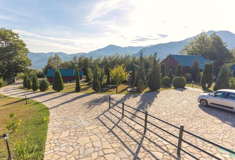 خانه 2 خوابه, & Resort Gacka