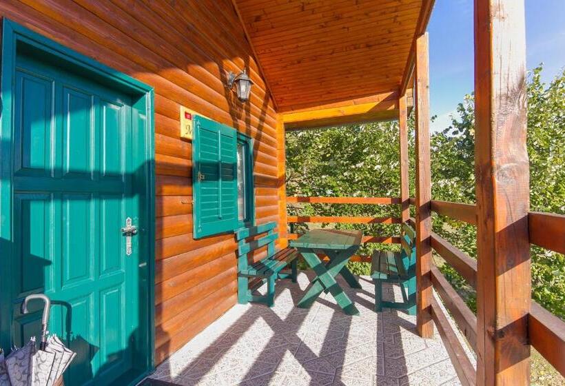 خانه 2 خوابه, & Resort Gacka