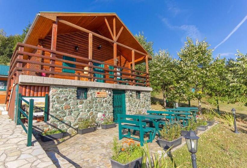 خانه 2 خوابه, & Resort Gacka