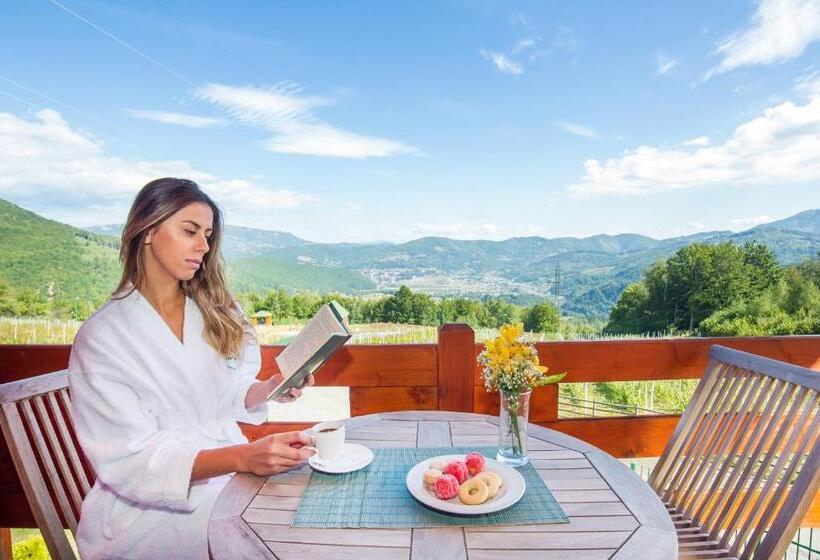 بانگلوی لوکس, & Resort Gacka