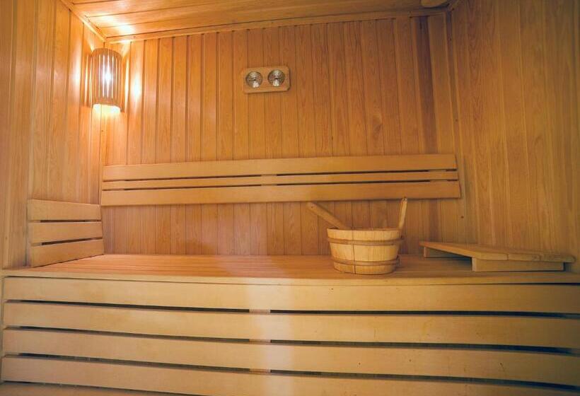 بانگلوی سوپریور, & Resort Gacka