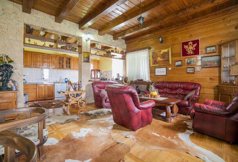 بانگلوی سوپریور, & Resort Gacka