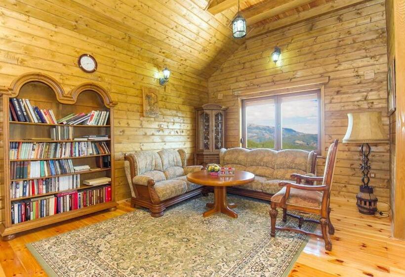 بانگلوی لوکس, & Resort Gacka