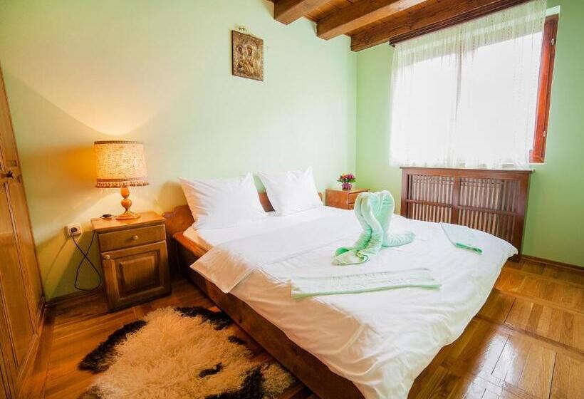 بانگلوی سوپریور, & Resort Gacka