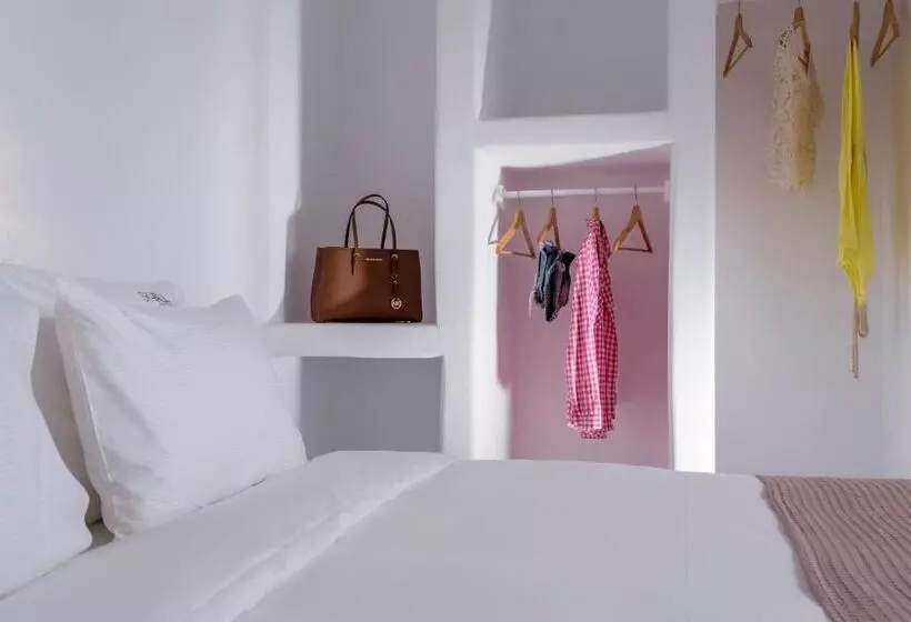 سوئیت جونیور با استخر, Skyfall Suites  Adults Only
