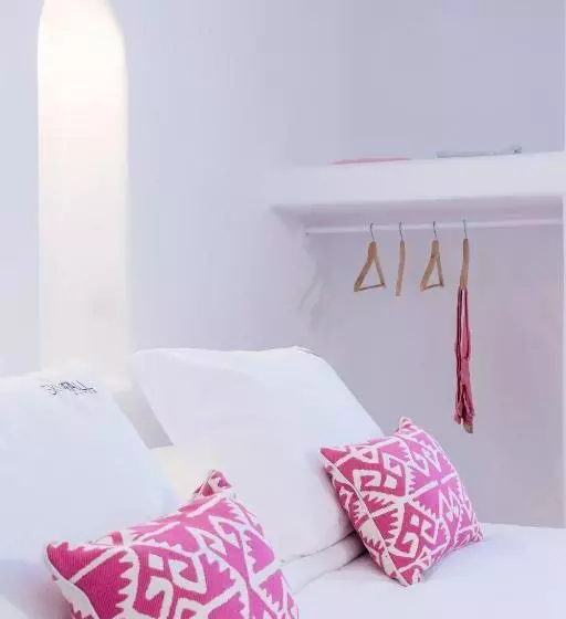 سوئیت سینیور, Skyfall Suites  Adults Only