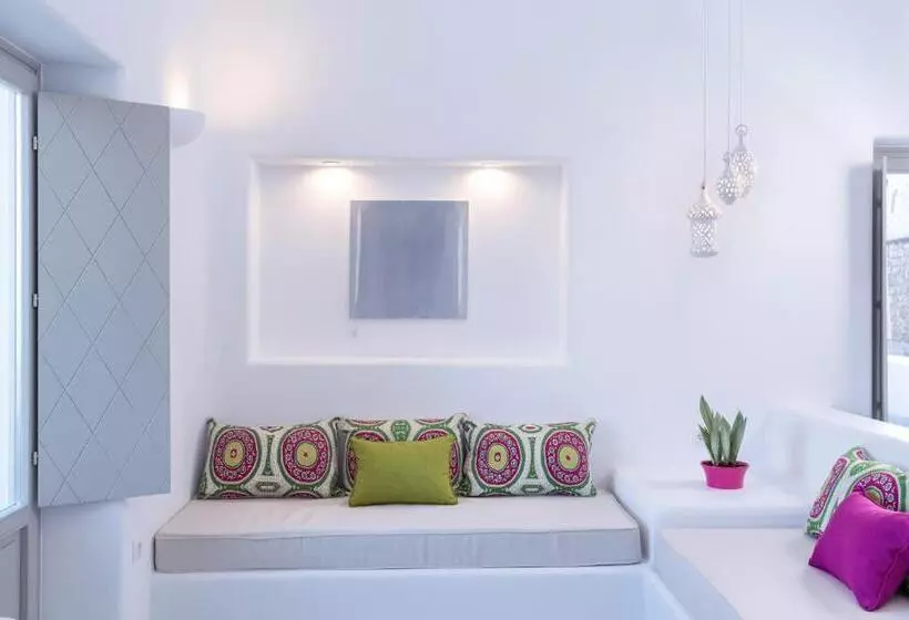 سوئیت سینیور, Skyfall Suites  Adults Only