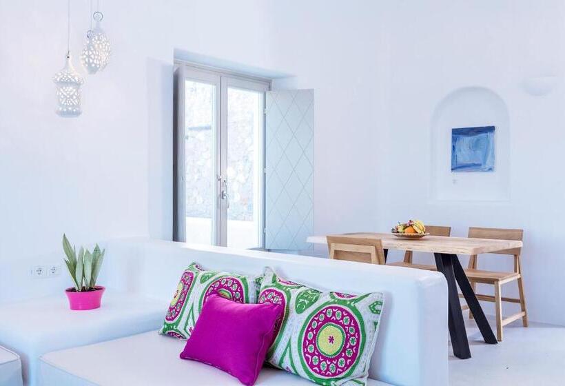 سوئیت سینیور, Skyfall Suites  Adults Only