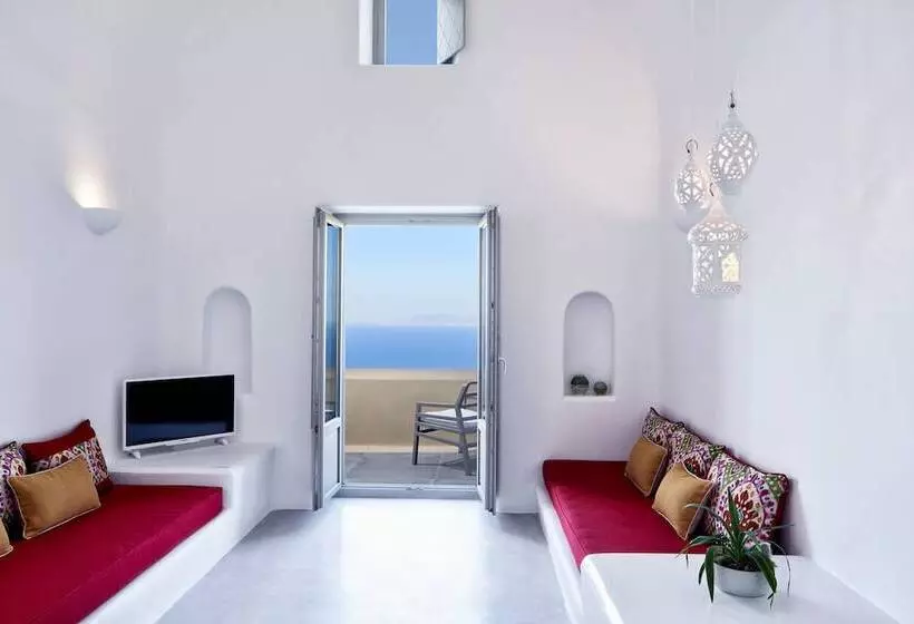 سوییت اجرایی, Skyfall Suites  Adults Only